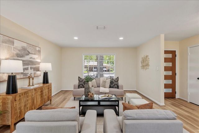 1106 Long Dr, Richmond, TX 77469