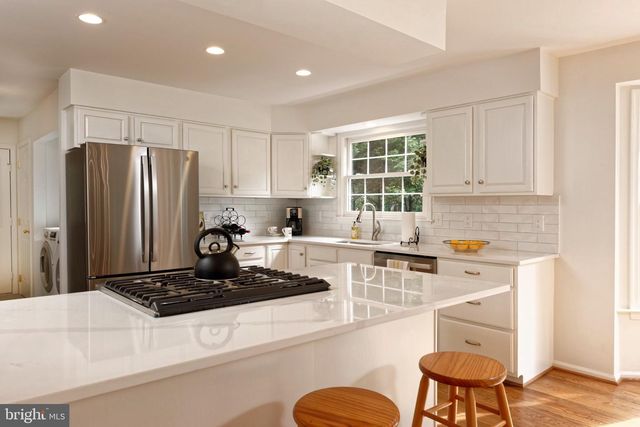 5901 MOORE RD, Marshall, VA 20115