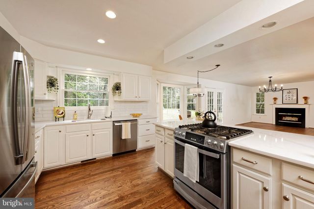 5901 MOORE RD, Marshall, VA 20115
