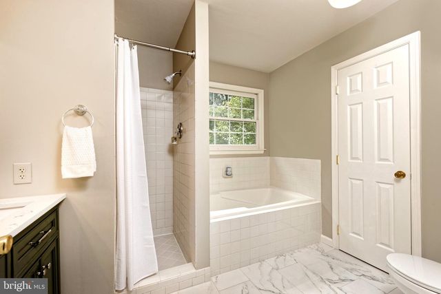 5901 MOORE RD, Marshall, VA 20115