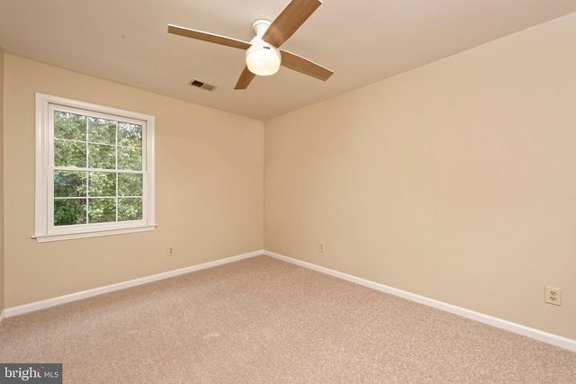 5901 MOORE RD, Marshall, VA 20115