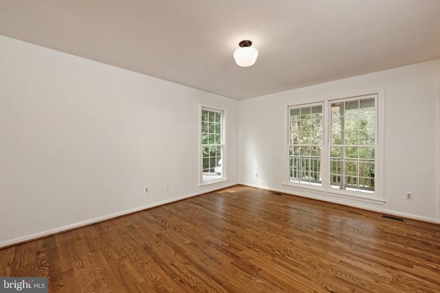 5901 MOORE RD, Marshall, VA 20115