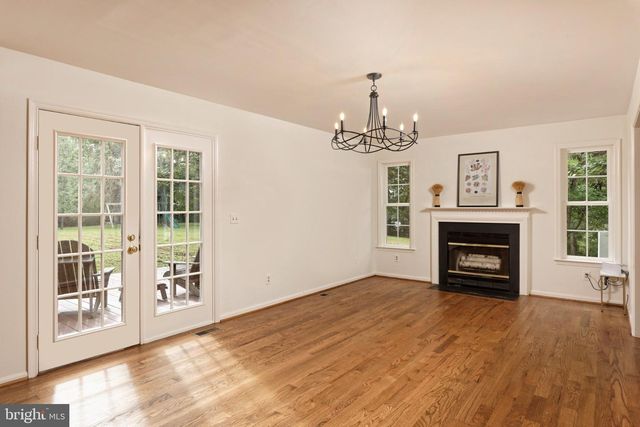5901 MOORE RD, Marshall, VA 20115