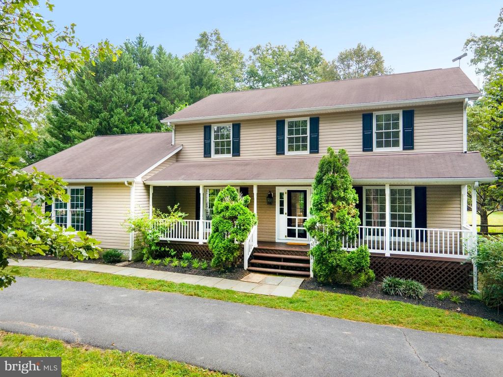 5901 MOORE RD, Marshall, VA 20115