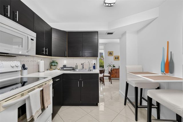2930 Point East Drive E201, Aventura, FL 33160