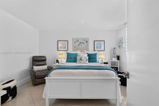 2930 Point East Drive E201, Aventura, FL 33160