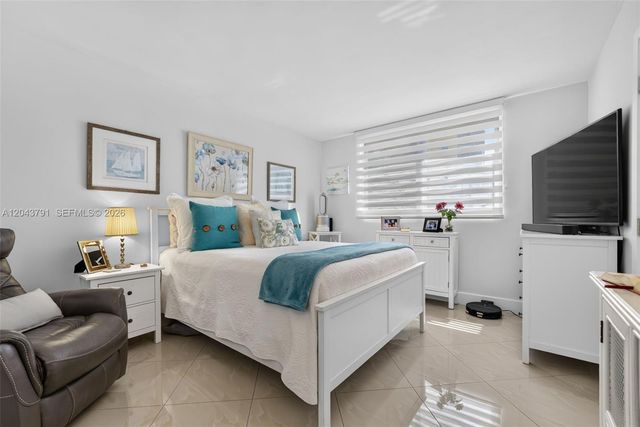 2930 Point East Drive E201, Aventura, FL 33160