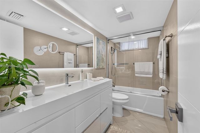 2930 Point East Drive E201, Aventura, FL 33160