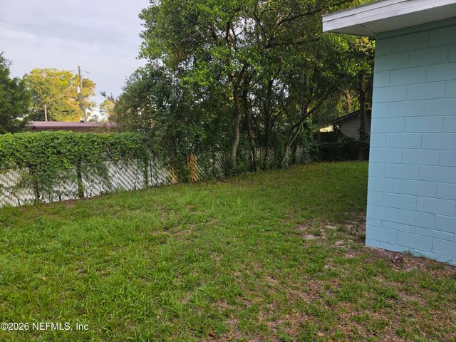 11428 HARLAN Drive, Jacksonville, FL 32218