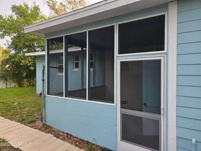11428 HARLAN Drive, Jacksonville, FL 32218