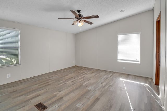 212 West Drive, Kemah, TX 77565