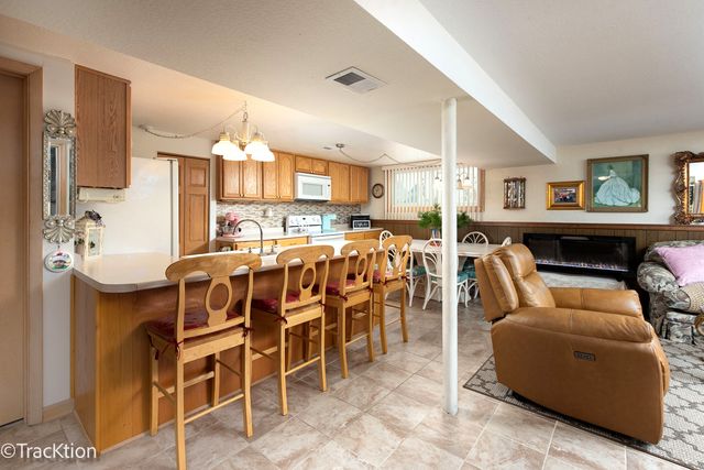 551 N PLAMONDON Drive, Addison, IL 60101