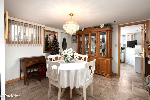 551 N PLAMONDON Drive, Addison, IL 60101