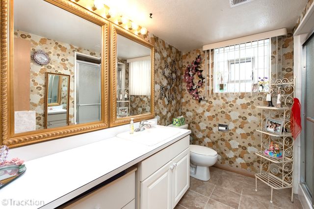 551 N PLAMONDON Drive, Addison, IL 60101