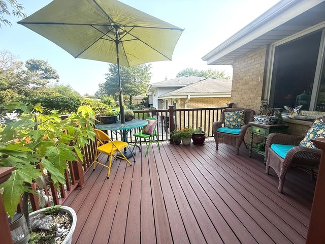 551 N PLAMONDON Drive, Addison, IL 60101