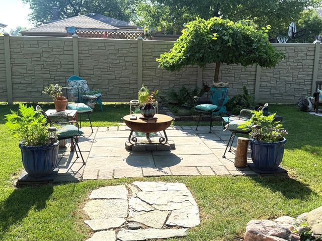 551 N PLAMONDON Drive, Addison, IL 60101