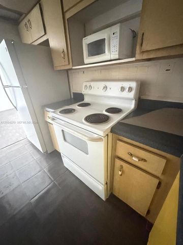 12500 NE 15th Avenue 402, North Miami, FL 33161