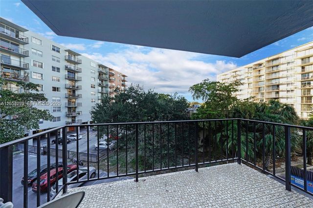 12500 NE 15th Avenue 402, North Miami, FL 33161