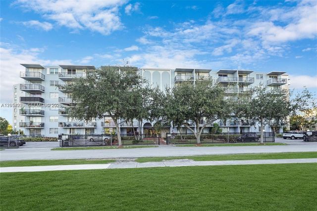 12500 NE 15th Avenue 402, North Miami, FL 33161