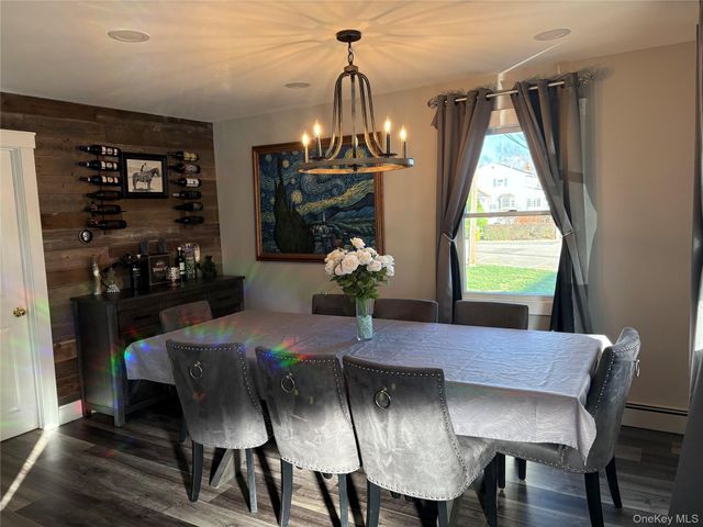 40 Alton Road, Babylon, NY 11702