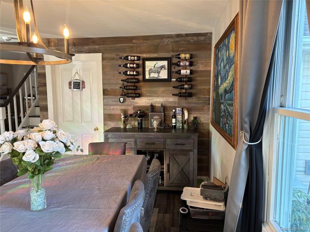 40 Alton Road, Babylon, NY 11702