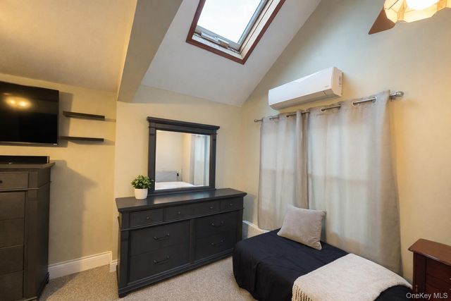 40 Alton Road, Babylon, NY 11702