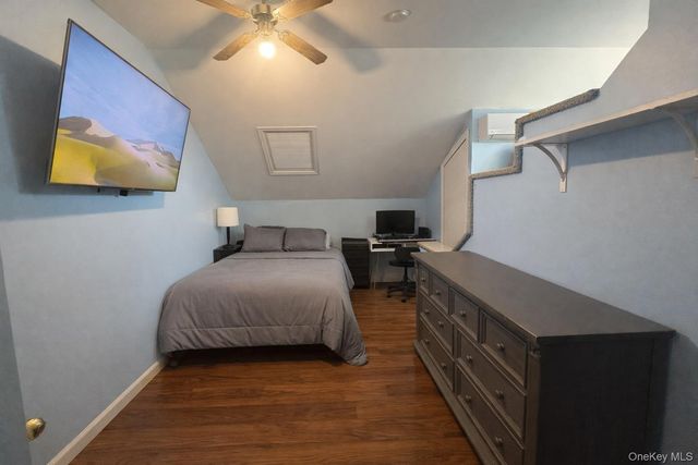 40 Alton Road, Babylon, NY 11702