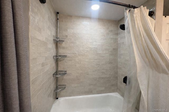 40 Alton Road, Babylon, NY 11702