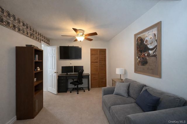 40 Alton Road, Babylon, NY 11702