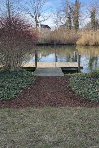 40 Alton Road, Babylon, NY 11702