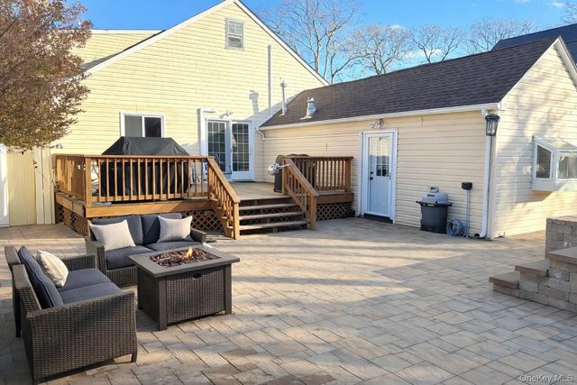 40 Alton Road, Babylon, NY 11702