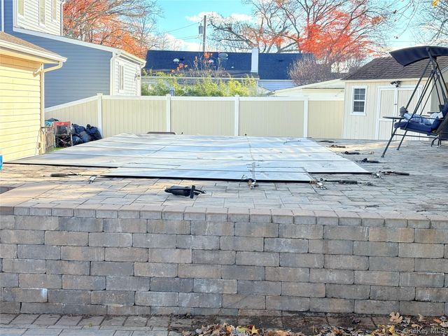 40 Alton Road, Babylon, NY 11702