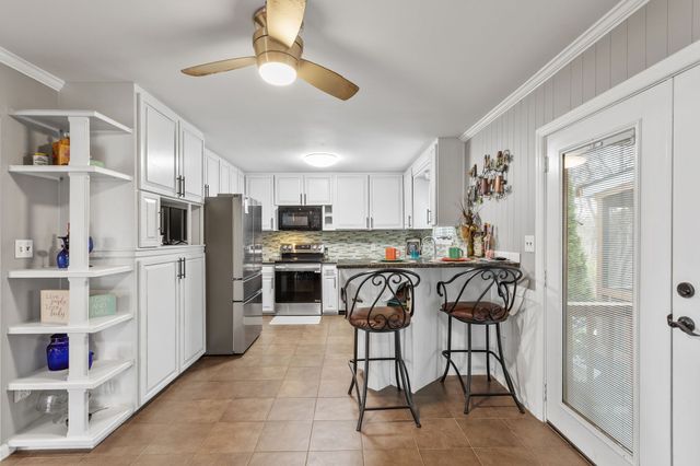 881 Mount Olivet Rd, Columbia, TN 38401