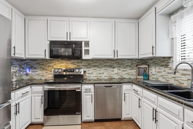 881 Mount Olivet Rd, Columbia, TN 38401