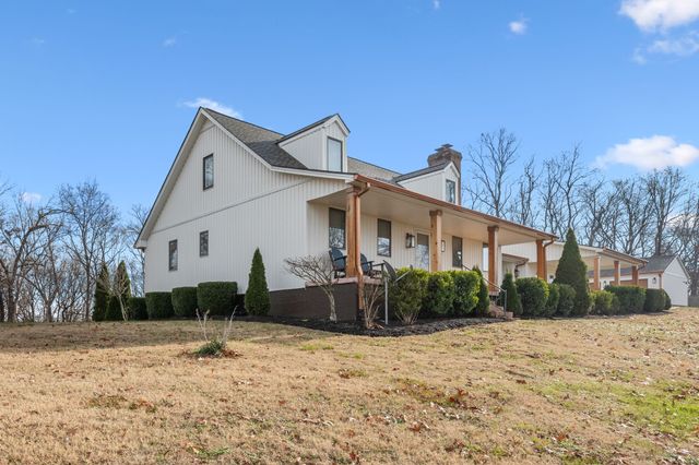 881 Mount Olivet Rd, Columbia, TN 38401