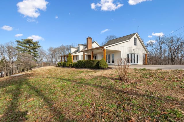 881 Mount Olivet Rd, Columbia, TN 38401