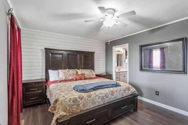 881 Mount Olivet Rd, Columbia, TN 38401