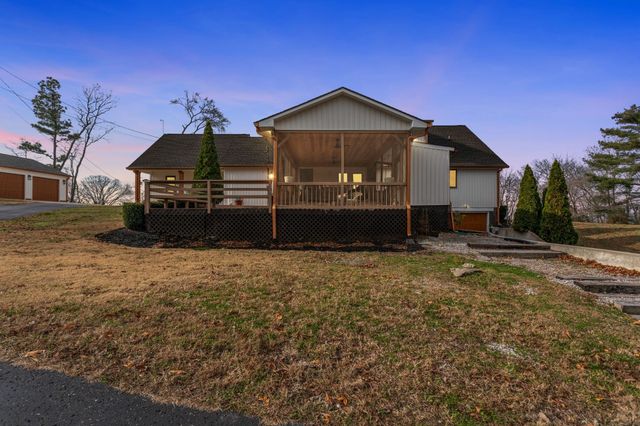 881 Mount Olivet Rd, Columbia, TN 38401