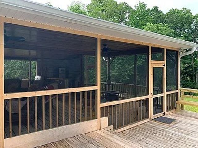 881 Mount Olivet Rd, Columbia, TN 38401