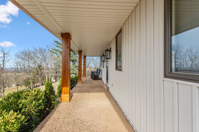 881 Mount Olivet Rd, Columbia, TN 38401