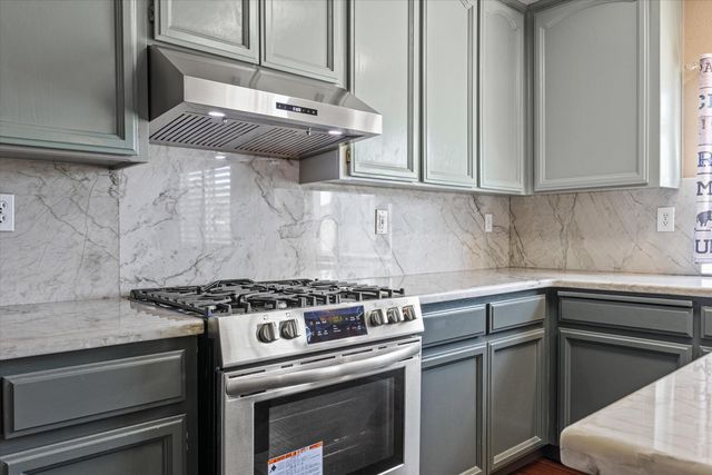 71 Reed Rd, Oakdale, CA 95361