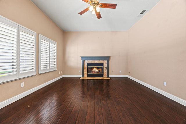 71 Reed Rd, Oakdale, CA 95361