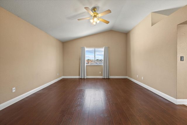 71 Reed Rd, Oakdale, CA 95361