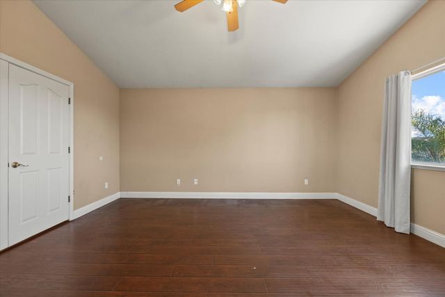 71 Reed Rd, Oakdale, CA 95361