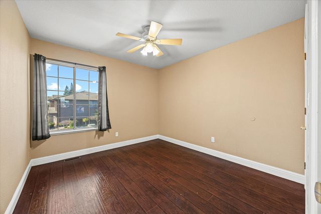 71 Reed Rd, Oakdale, CA 95361