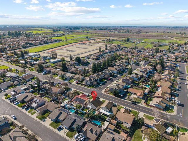 71 Reed Rd, Oakdale, CA 95361
