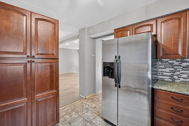 3889 92nd Drive, Urbandale, IA 50322