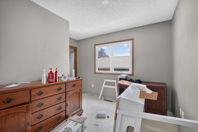 3889 92nd Drive, Urbandale, IA 50322