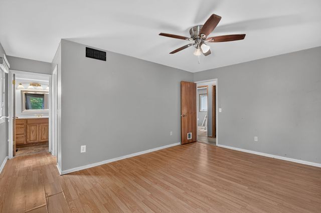 3889 92nd Drive, Urbandale, IA 50322