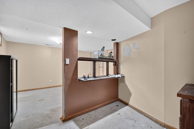 3889 92nd Drive, Urbandale, IA 50322